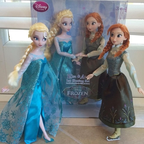 NIB: Rare Limited Edition Disney Store Frozen Elsa & Anna Ice Skating Set - Picture 2 of 9